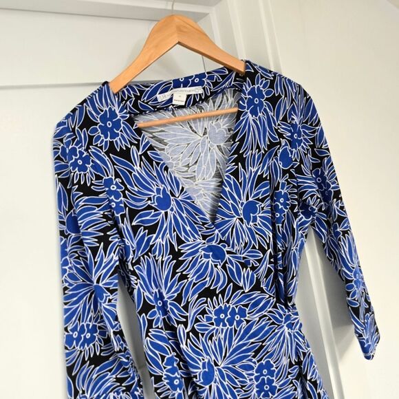 Diane Von Furstenberg Julian New 3/4 Sleeve Wrap Dress in Black & Blue Floral - Picture 5 of 11